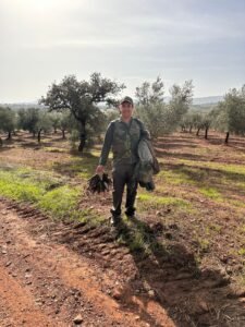 Cacciatore internazionale in una giornata di caccia al tordo con la Sierra del Oro